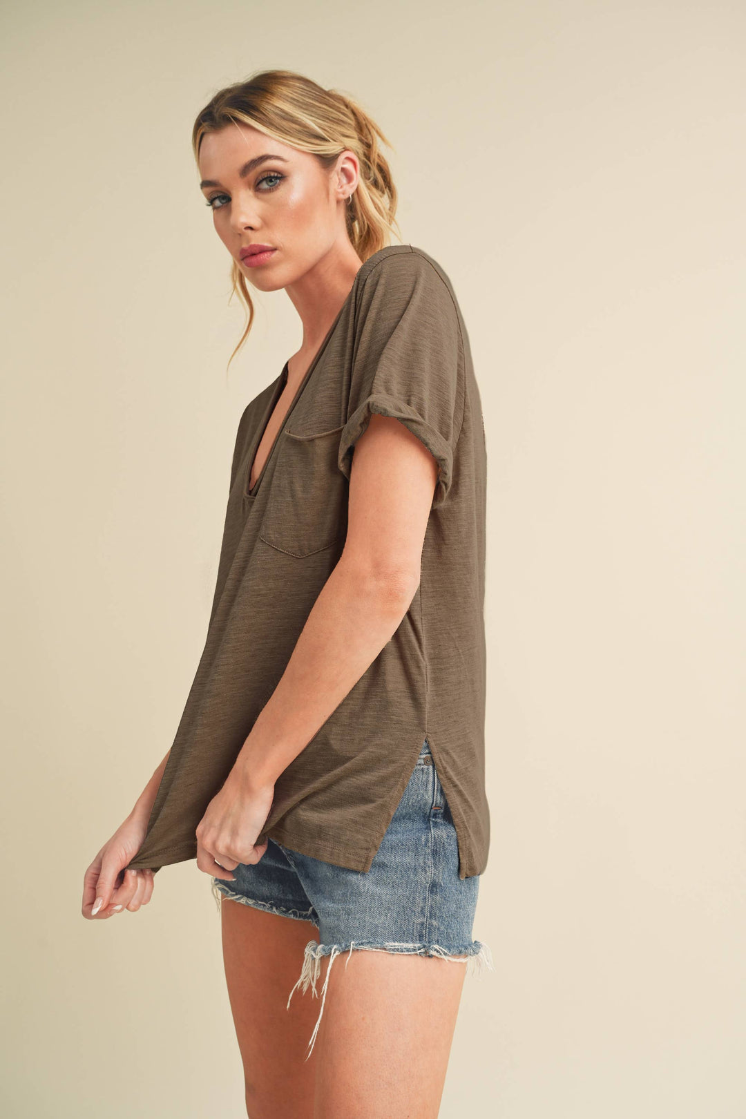 Aemi and Co | Zoie V-Neck Short Sleeve Top