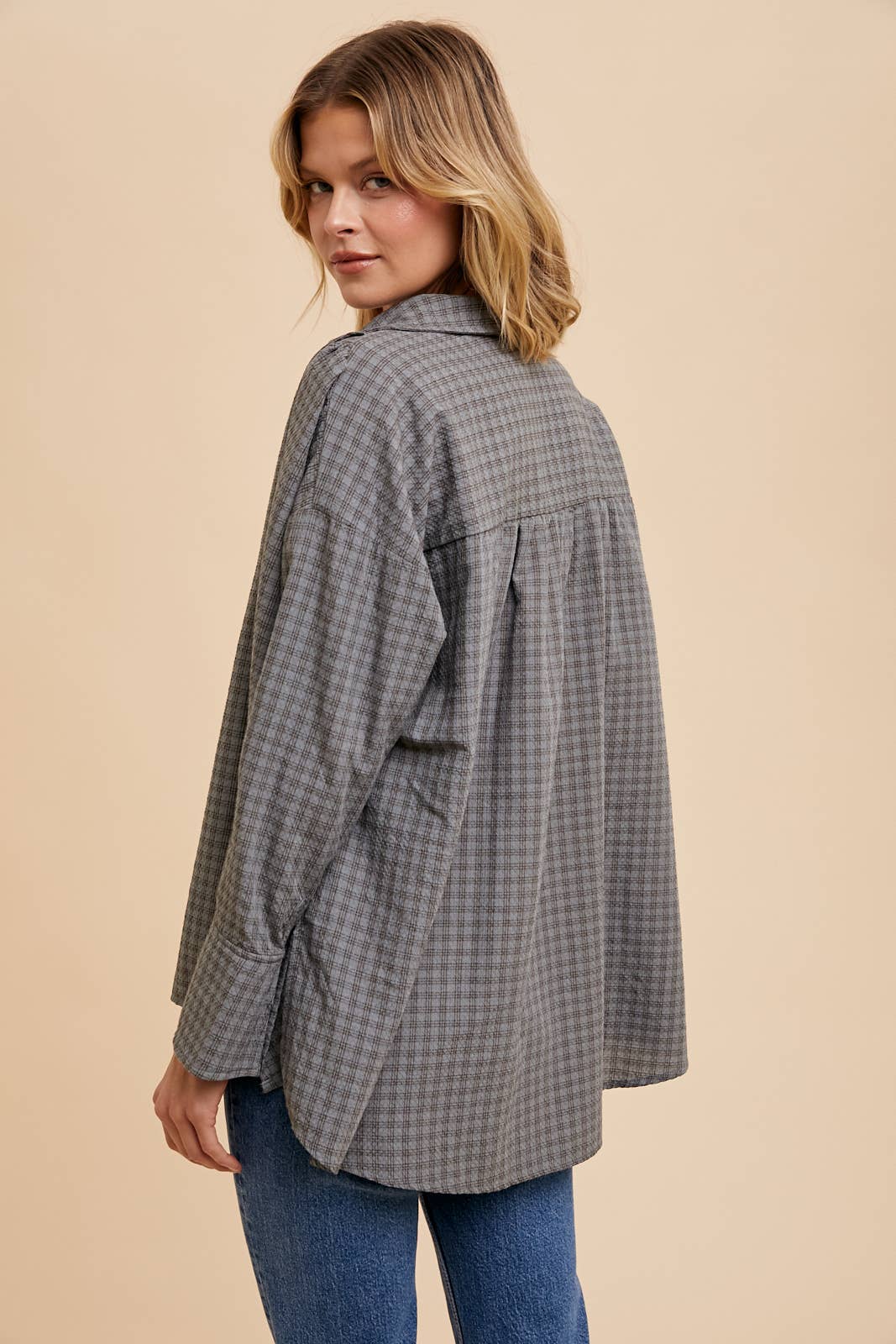 In Loom | V Neck Collared Shirt