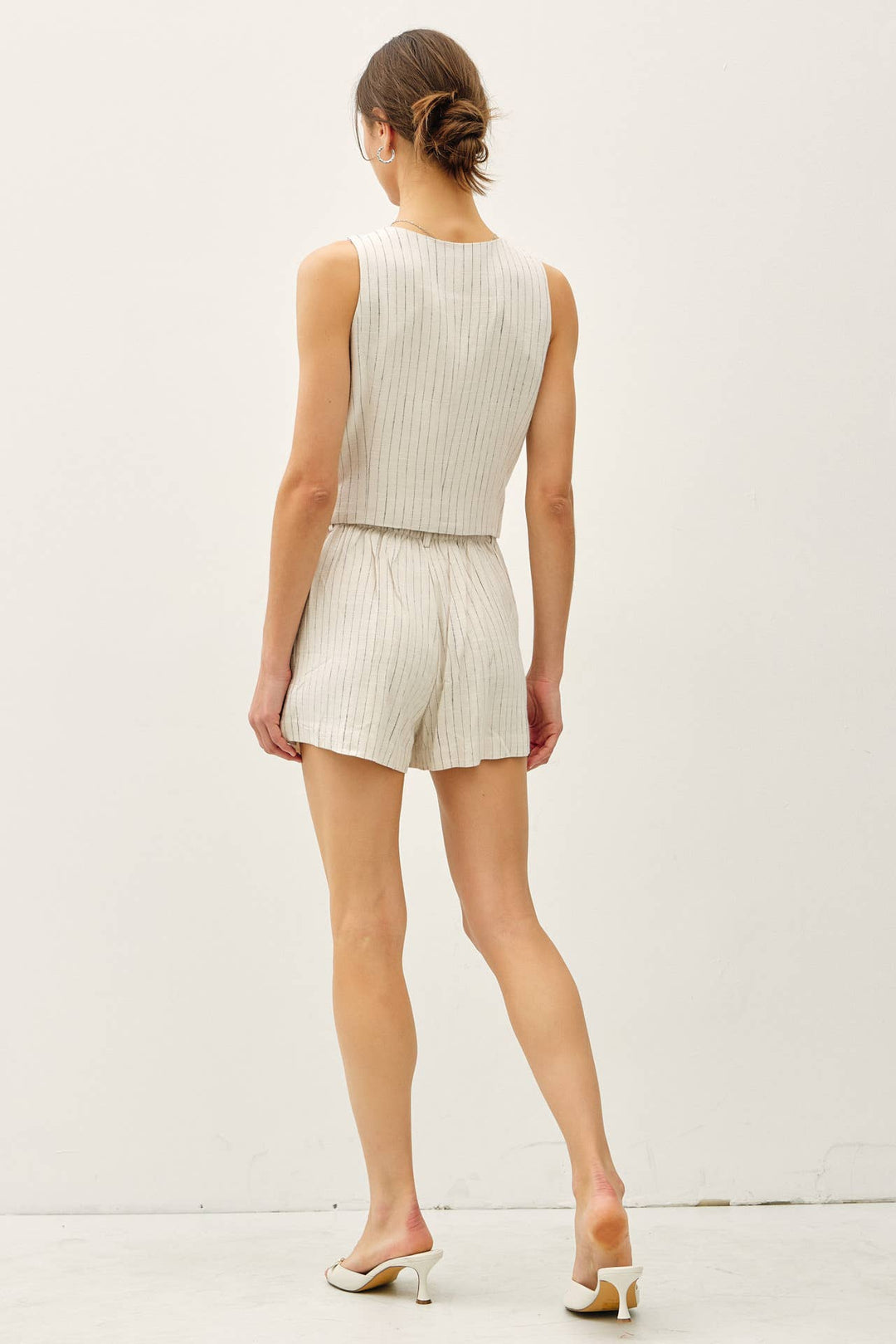 Be Cool | Classic button down linen vest